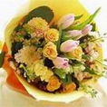 【サプライズで花束を】 誕生日や記念日には、プレゼント用の花束購入を代行いたします☆お気軽にお問合せください♪(3850円/要予約)　※写真は一例です。大切なシーンにも最適な個室のご用意ございます。盛岡の居酒屋でのお祝いの席なら楽蔵にお任せください。