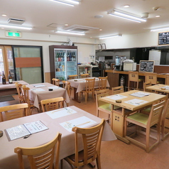 ゆったりと落ち着きのある店内で、美味しいお料理とお酒をお楽しみ下さい。