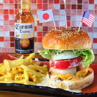 トッピングは約20種！自分好みのハンバーガーを堪能♪