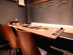 用途に合わせてお席もご準備します。会社宴会、女子会にもオススメ。